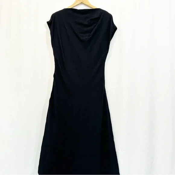 NWT YEON Hoshi Asymmetrical Hem Short Sleeve Boatneck Midi Dress in Black - Picture 5 of 14
